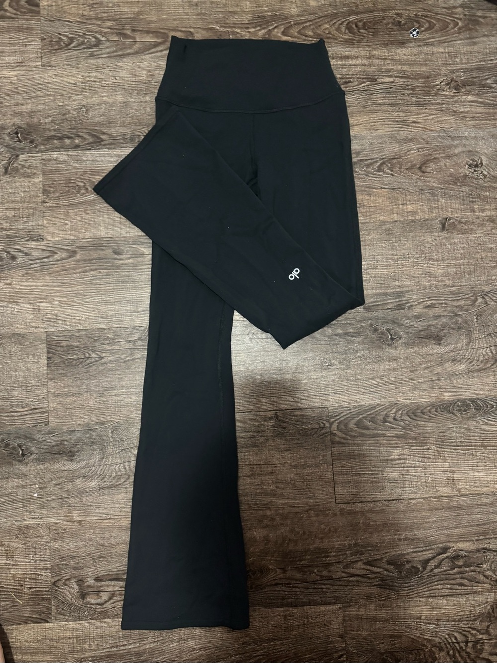 ALO Yoga Green Bootcut Flare Leggings with Subtle Logo